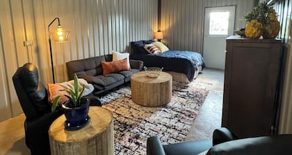 2-bedroom tiny home with 2 rv spots available Hawley