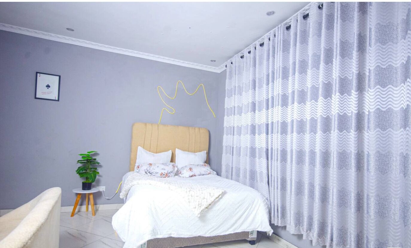 WiFi, bed sheets