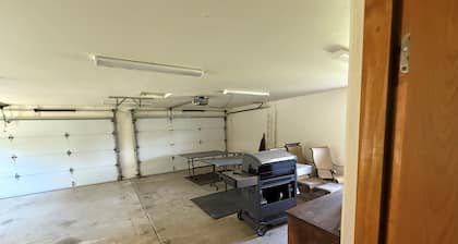 3-bedroom house on 10 acres in Colusa, the heart of great hunting and fishing.