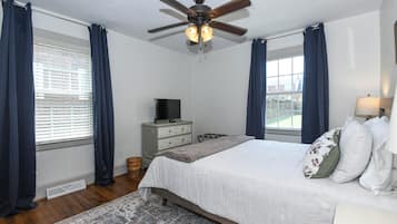 4 bedrooms, iron/ironing board, free WiFi, bed sheets
