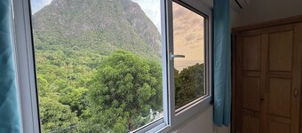 Peaceful fully furnished, air-conditioned 2-bedroom apartment in Soufriere