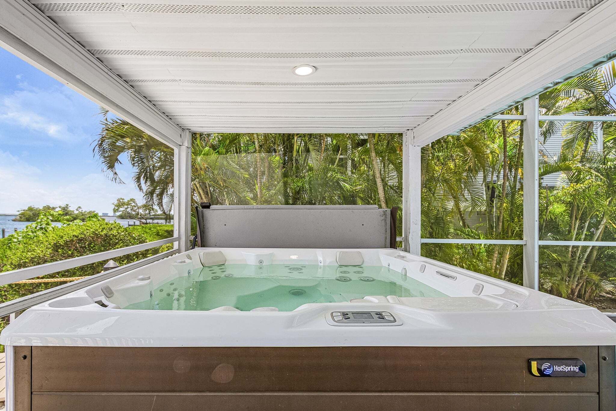 Indoor spa tub