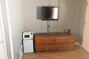 Economy Single Room, Mountain View | Interior - Desert Inn and RV (Shoshoni)