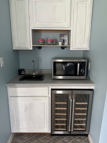 Cabin style 3bdrm home in Apple Canyon, walking path to the lake