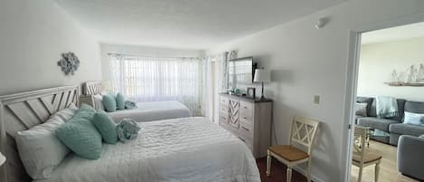 1 habitación, tabla de planchar con plancha, wifi gratis y ropa de cama
