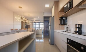 Private kitchen - Studio in Condo w/ Pool and View Rbn2106 (Goiânia)