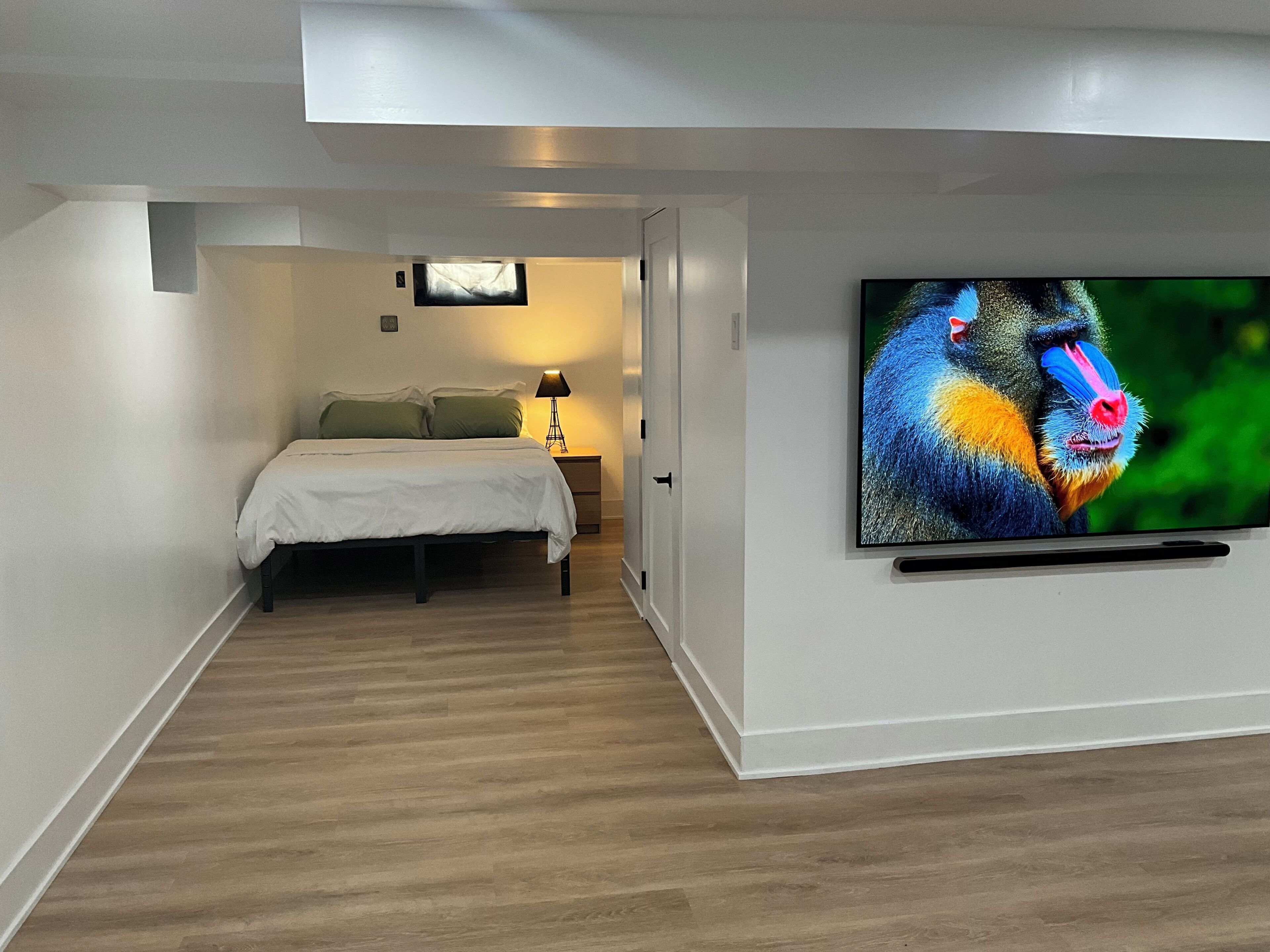WiFi, bed sheets