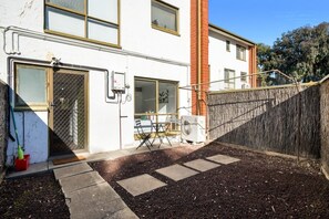 Property grounds - City Fringe Nook—Discover the North Adelaide Scene (Ovingham)