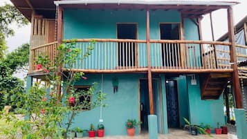 Cabaña, 2 habitaciones, para fumadores, patio | Exterior