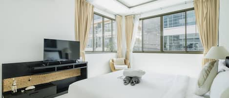 3 bedrooms, iron/ironing board, WiFi, bed sheets