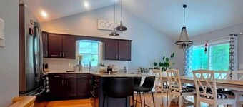 Luxury Woodland Retreat Game Room Sleeps 6 Near Providence