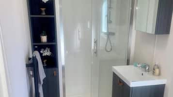 Shower, towels