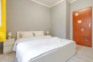 1 slaapkamer, een strijkplank/strijkijzer, wifi, beddengoed
