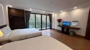 Family Room | Balcony