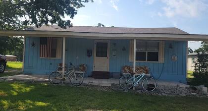 Cabin for A&M Games, Fishing or Family Get-a-Ways!