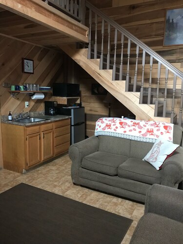 Cabin A - Located in Gilbert city limits.
