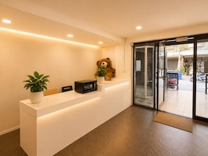 Reception - Happy Room 3 (Pattaya)