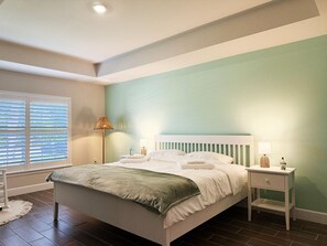 3 habitaciones, tabla de planchar con plancha, wifi y ropa de cama 