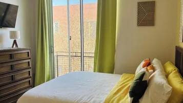 Iron/ironing board, WiFi, bed sheets