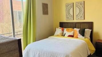 Iron/ironing board, WiFi, bed sheets