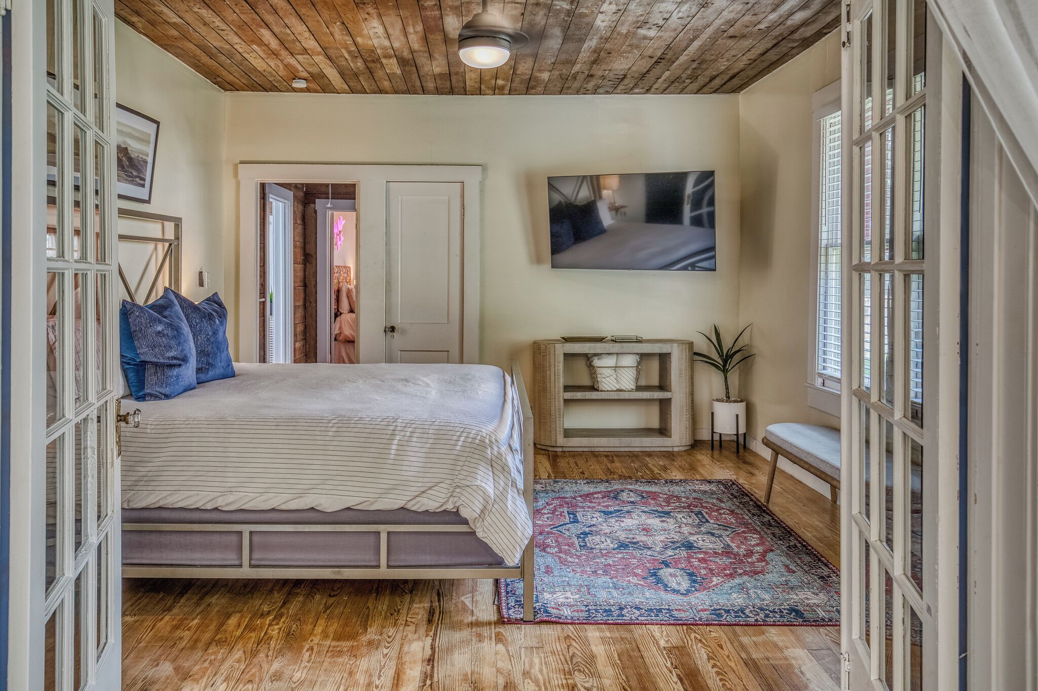 4 quartos, ferros/tábuas de passar roupa, Wi-Fi, roupa de cama