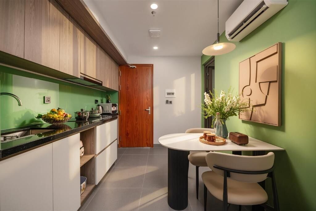 Apartment, 1 Bedroom | Private kitchen | Fridge, microwave, stovetop, cookware/dishes/utensils