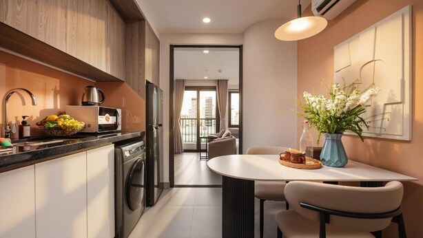 Apartament, 1 dormitori, balcó, vistes a la ciutat | Cuina privada | Frigorífic, microones i placa de cuina 
