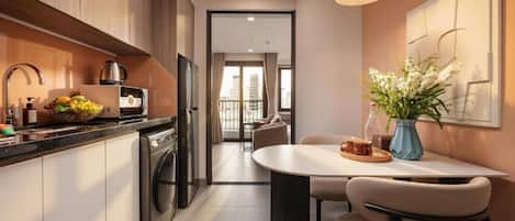 Apartment, 1 Bedroom, Balcony, City View | Private kitchen