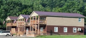 Welcome to Ruby Jane’s. Our 5 bedroom/6 bed/3 full bath home at Evelyn’s Estates