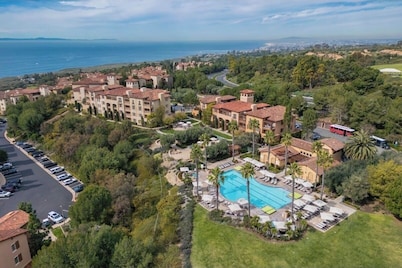 2-bedroom hotel suites with AC in enchanting Newport Beach