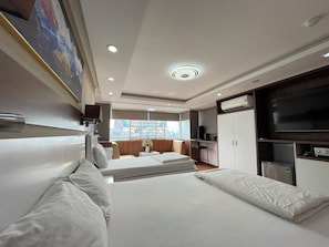 Luxury Double Room, River View | Desk, laptop workspace, iron/ironing board, WiFi (free) - GOOD FOR YOU 1 HOTEL (Ho Chi Minh City)