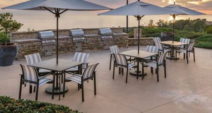 2-bedroom hotel suites with AC in gorgeous Newport Beach