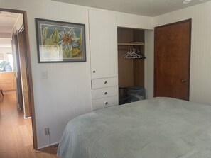 1 habitación, wifi y ropa de cama