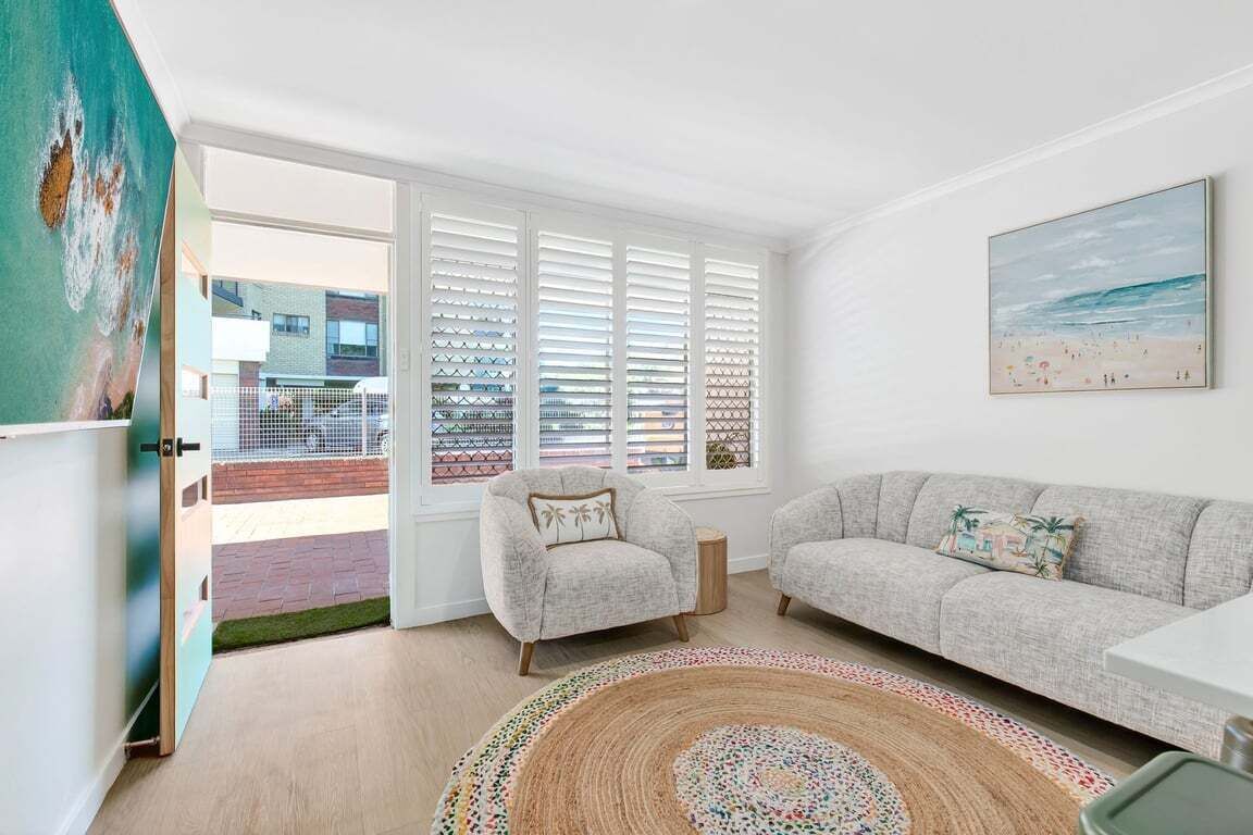 Saltbush Beach Pad - Luxe Apartment Steps To The Beach And Cafes - Coffs Harbour