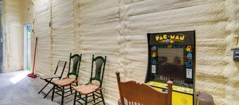 Private Hot Tub & 2-Story Sundeck! Lakefront Log Cabin on 1 acre in Onalaska!