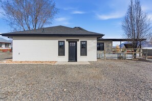Exterior - Highlander Getaway\Casita\100%Private\Parking\W&D! (Spanish Fork)