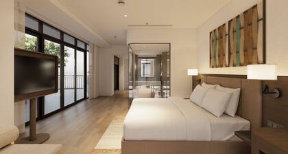 Tra Co Long Beach Hotel & Resort