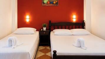 Deluxe-Zimmer, Poolblick | Kostenloses WLAN