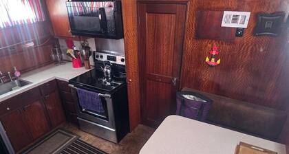 3-bedroom boat in cool Key West with air conditioning