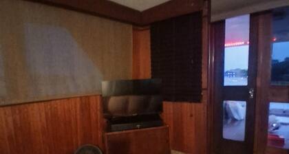 3-bedroom boat in cool Key West with air conditioning