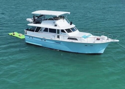 3-bedroom boat in cool Key West with air conditioning