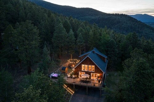 Luxe A-Frame | Hot Tub, Sauna & Stargazing Net
