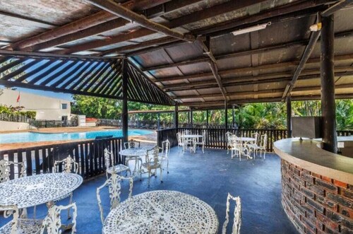 Cozy 1-bedroom chalet in charming Ballito with AC