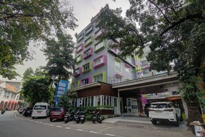 Exterior - Hotel Bunga-Bunga By ARBA (Jakarta)