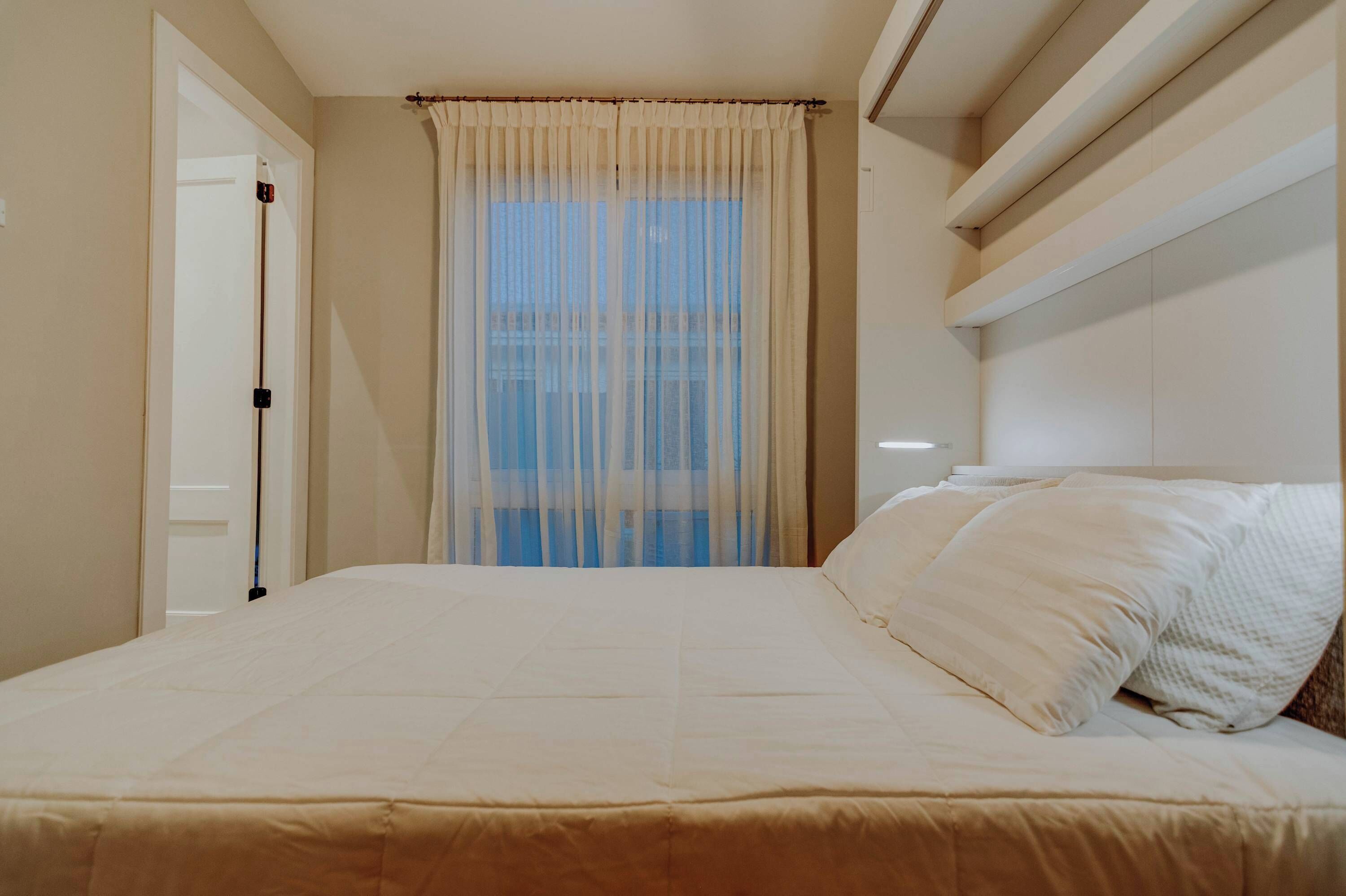 3 slaapkamers, een bureau, wifi, beddengoed