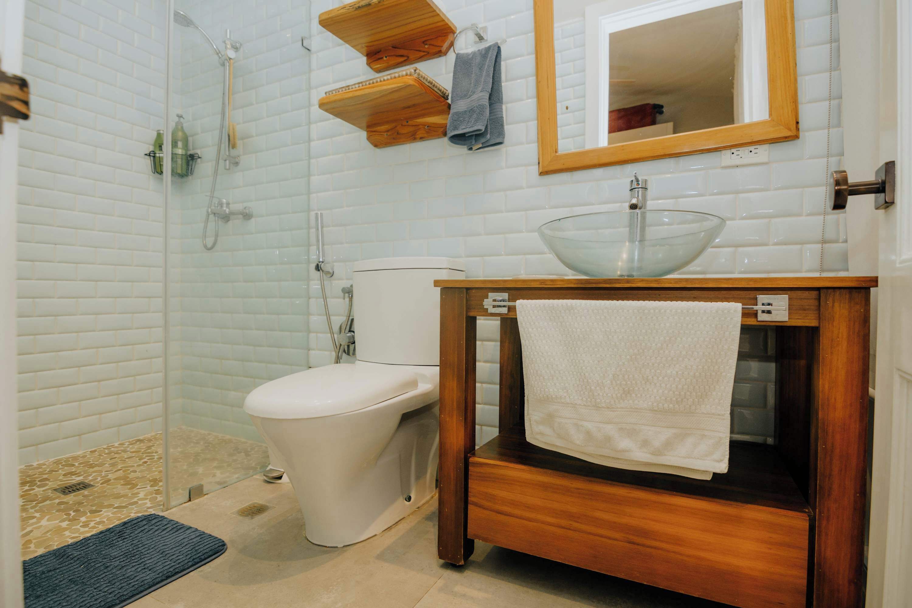 Douche, serviettes fournies
