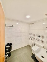 Chambre familiale double | Salle de bain