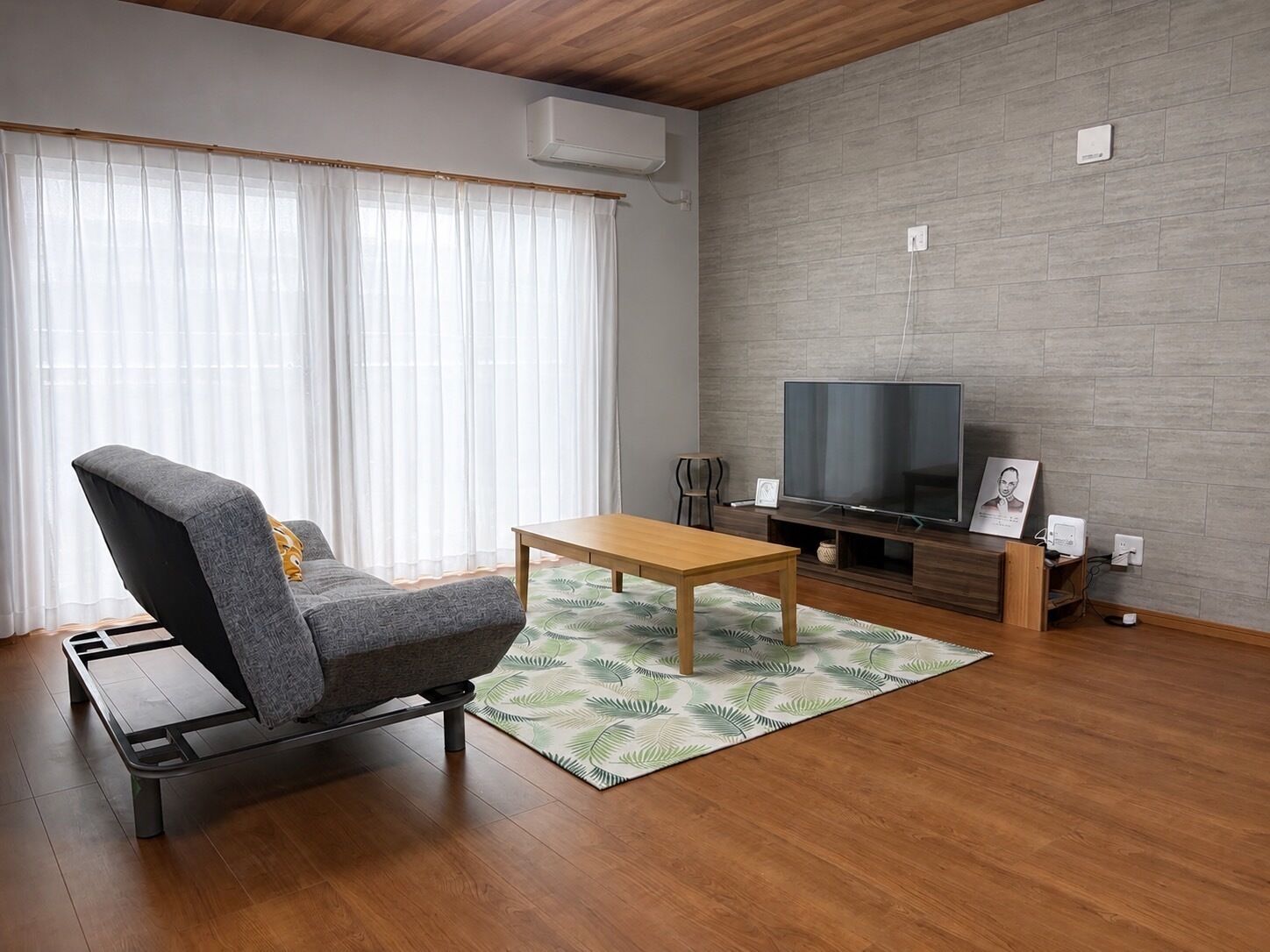 TV, books