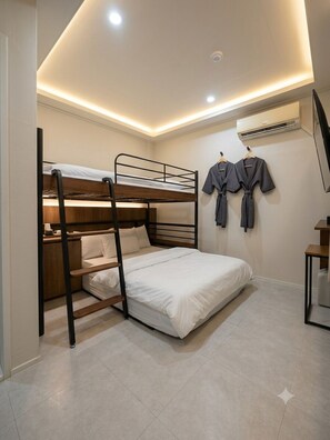 Quarto duplo família, geladeira | Banheiro | Chuveiro, produtos de toalete grátis, secador de cabelo, chinelos