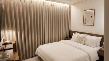 Quarto casal standard, geladeira | Escrivaninha, Wi-Fi de cortesia
